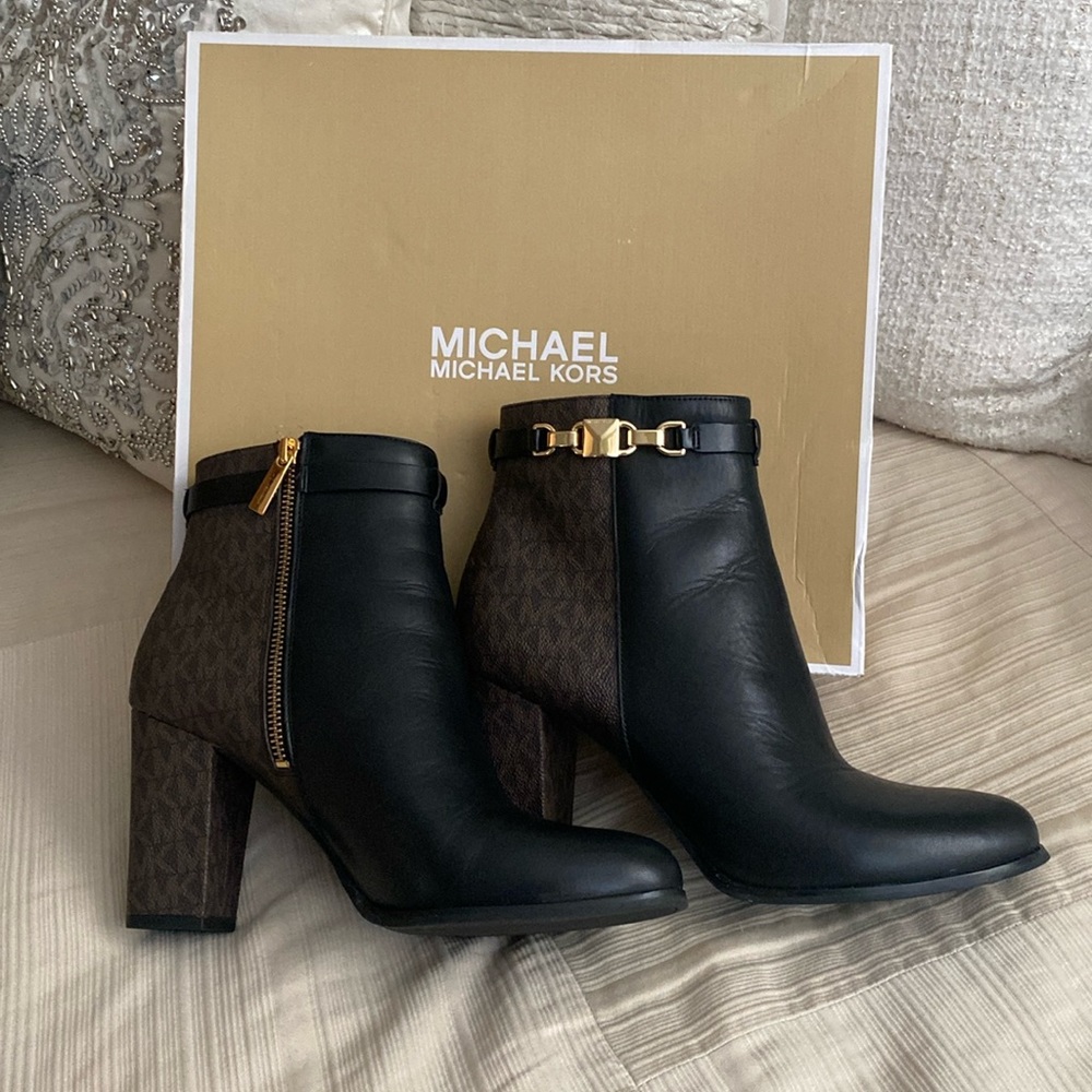 Michael Kors Eldridge Booties